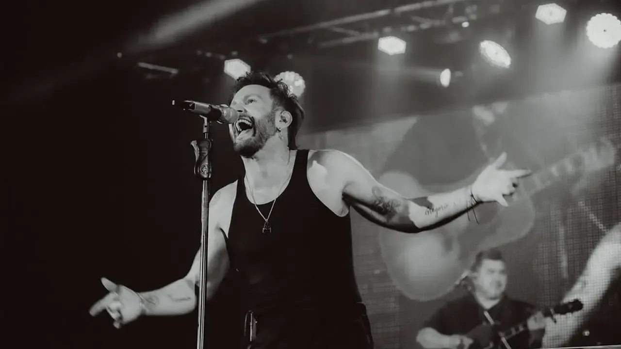 En la foto: Cantante Axel en concierto